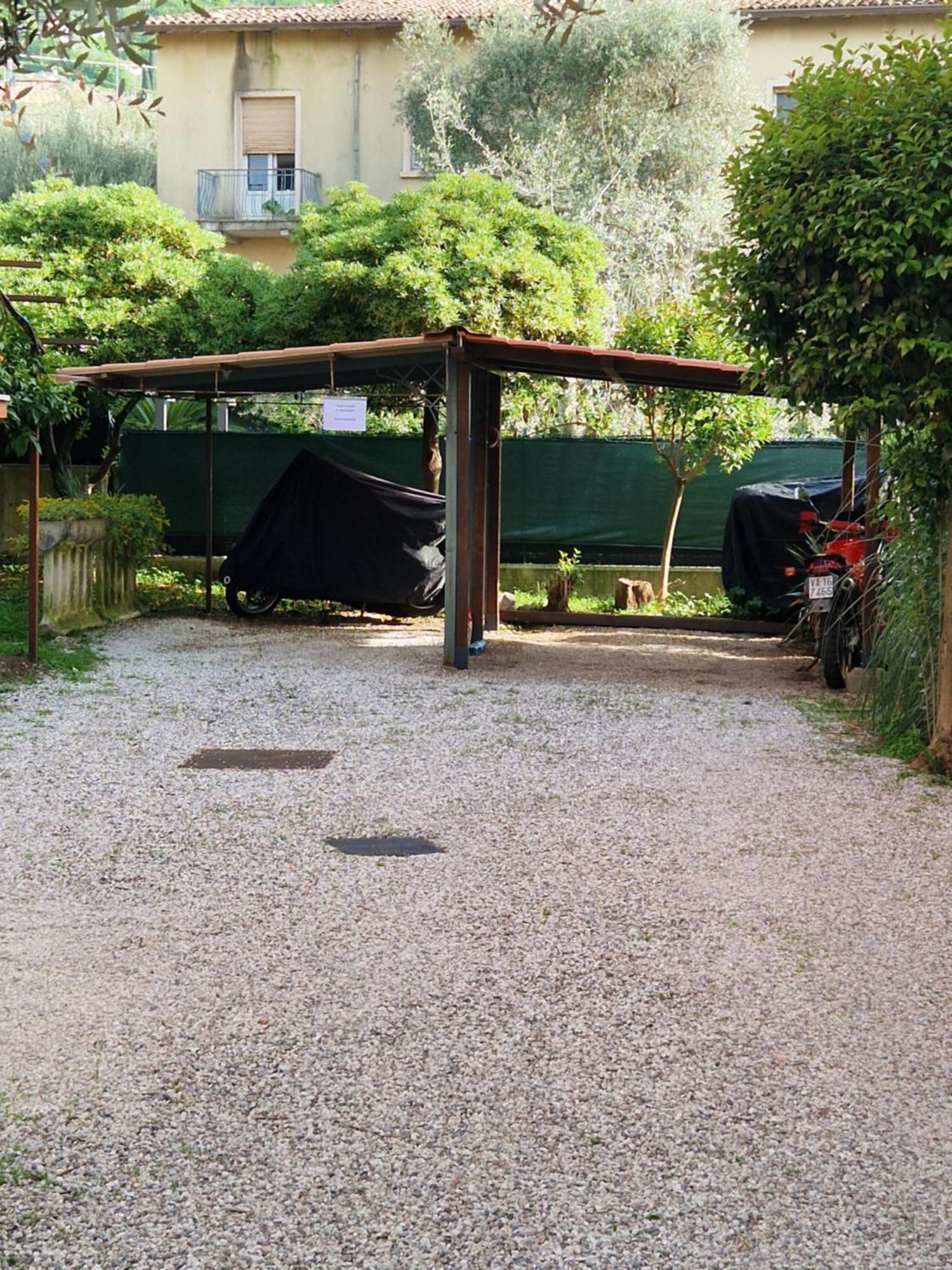 トッリ・デル・ベーナコCasa Rosario E Annamariaアパートメント エクステリア 写真